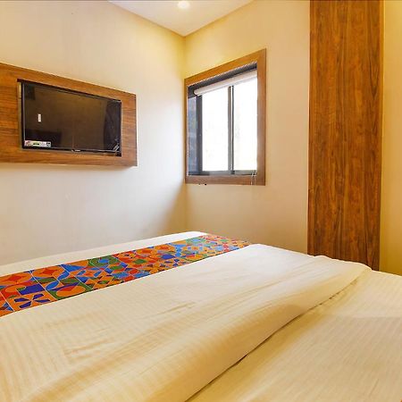 Fabhotel Peninsula - Nr Csmt Station Mumbai Dış mekan fotoğraf